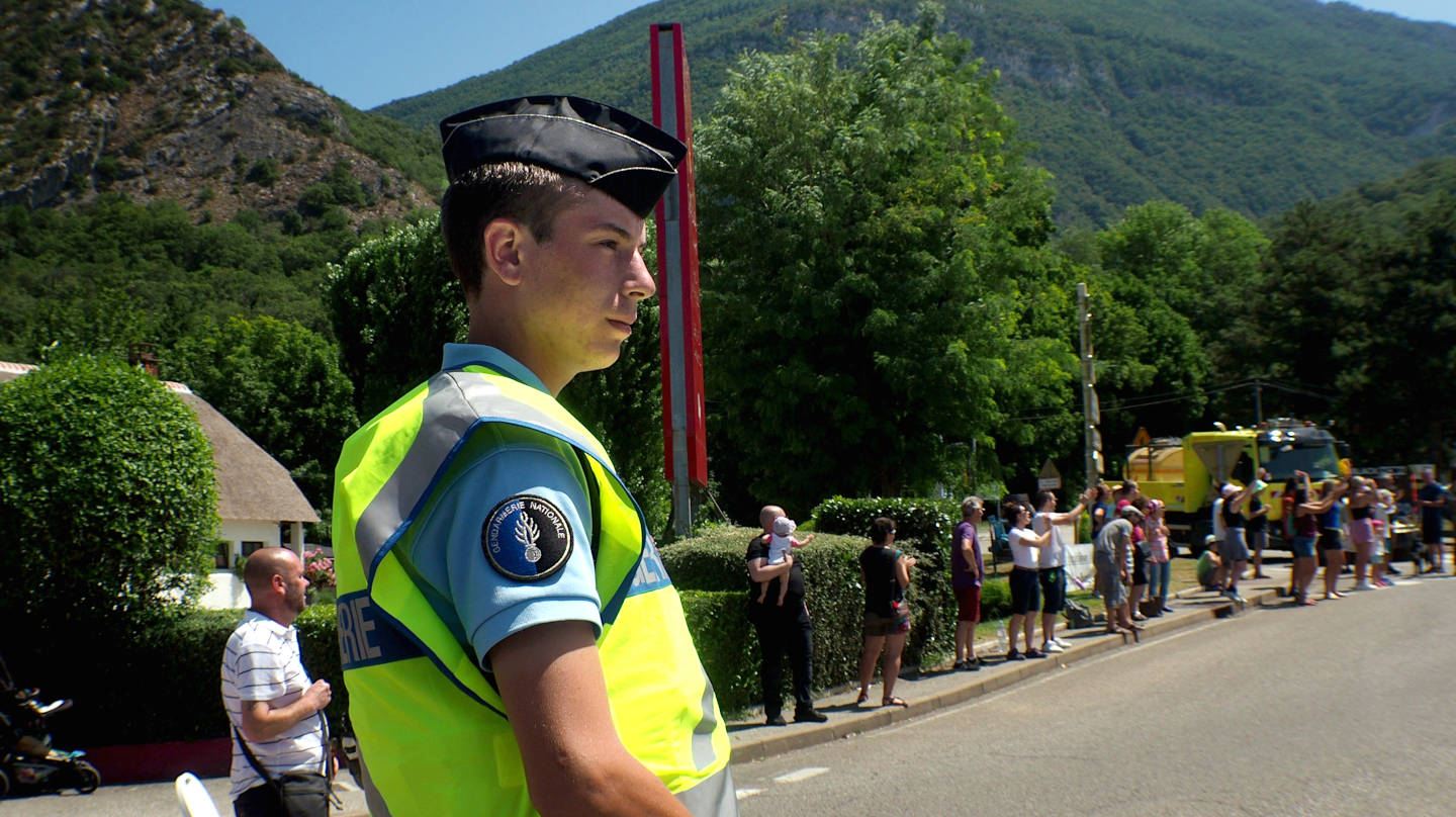 Gendarme réserviste en poste.