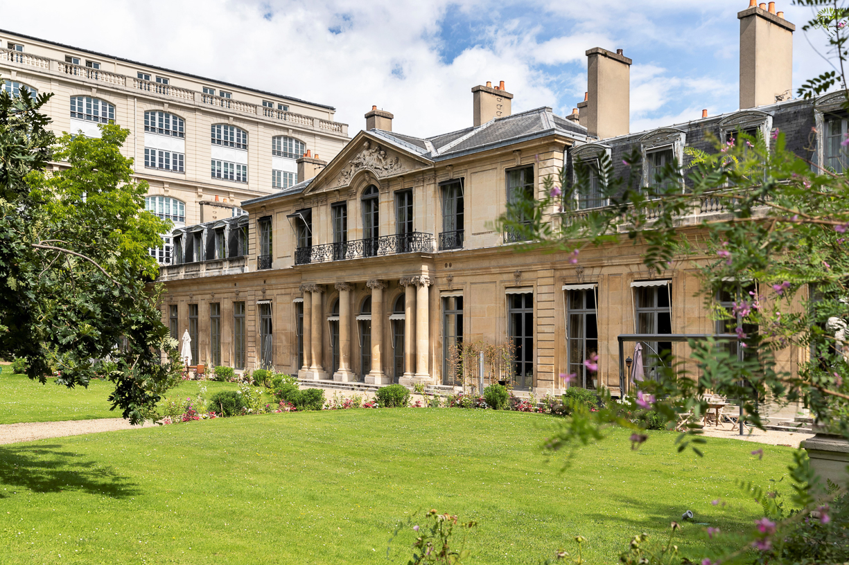 Façade de l’Hôtel de Rothelin-Charolais côté jardin