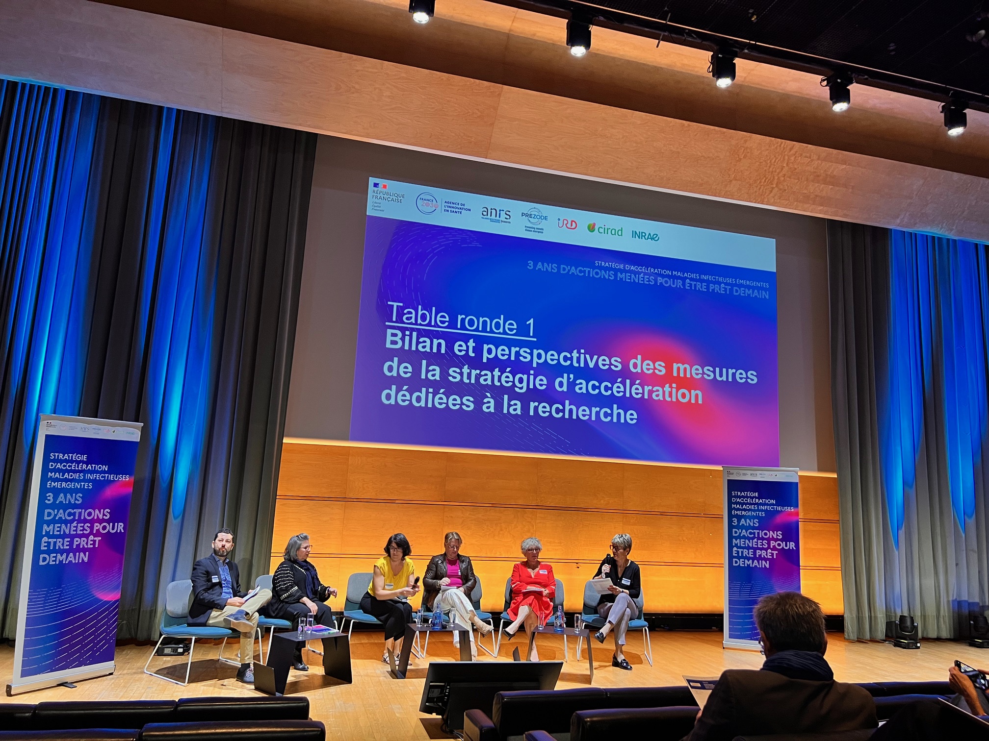 De gauche à droite : Nacer Boubenna, Christine Citti, Claire Madelaine, Pascale Augé, Sophie Jullian et Anne Jouvenceau